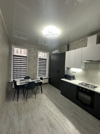 Газ! Первая сдача, новый ремонт, 2 спальни, кухня-столовая - фото 1