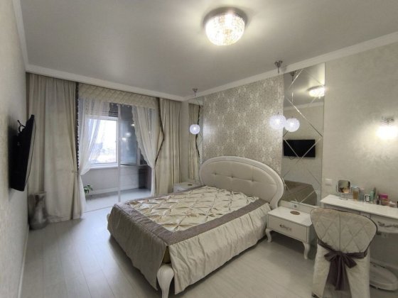 Сахарова/Заболотного, светлая квартира в новом доме, охрана, генератор Одеса