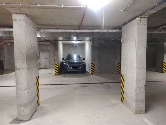 Паркомісце вул.Миколайчука38 Малехов