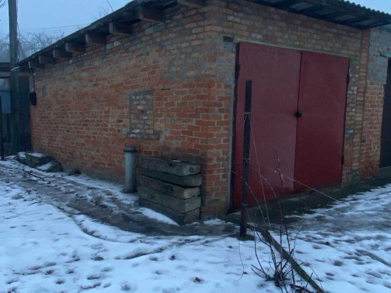 Продам цегляний гараж Кобеляки