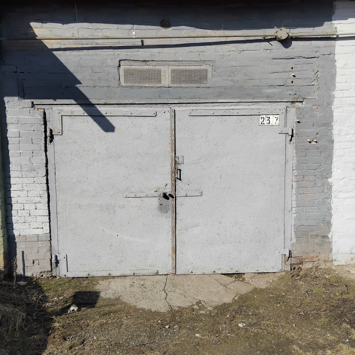 Продам капитальный кирпичный гараж.Авиагородок. - фото 1