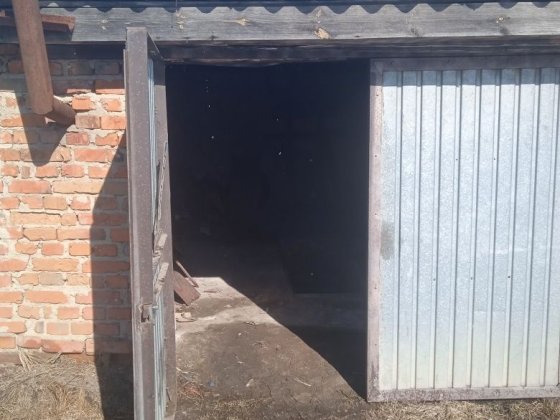 Кирпичный гараж. Новгород-Северский