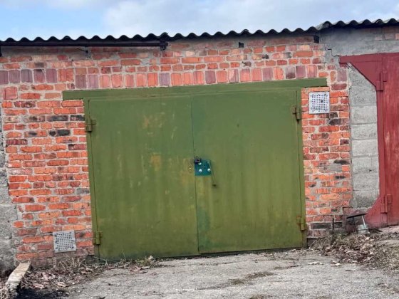 Продам гараж возле РЭСА (первая полоса) Вольнянск