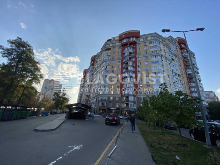 Оренда паркомісця, Здановської 46/1 - фото 1