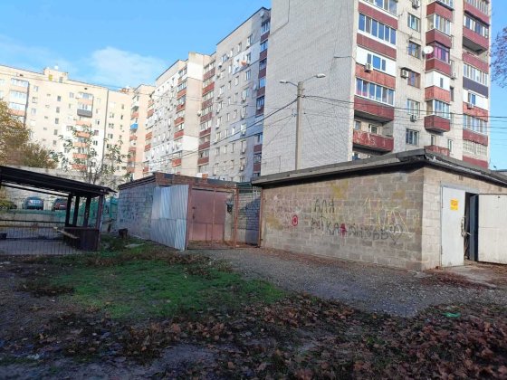 Сдам в аренду капитальный гараж  (р-н Старого моста)