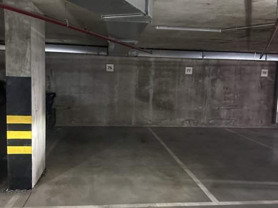 Паркомісце прсп. Червоної Калини 35в Львів