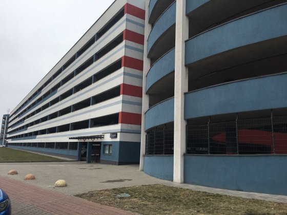 Паркомісце ЖК Галактика, 3 поверх, закрита сторона 3700 грн.