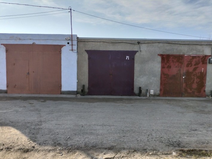 Гараж  в авто кооперативі "Лада" корабельний район. - фото 1