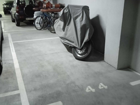 Оренда паркомісця Спаська 35