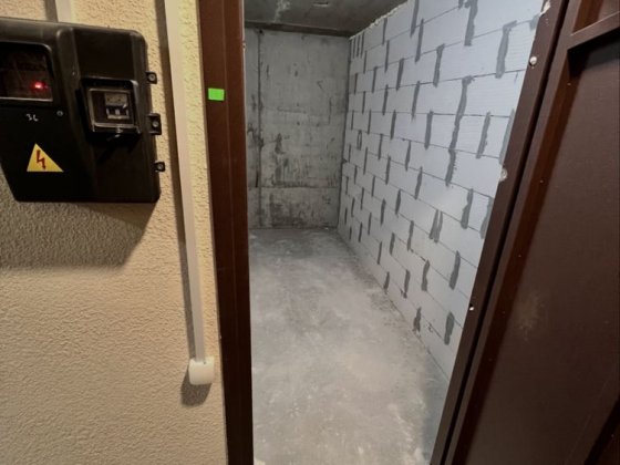 Здам сухий/теплий гараж для зберігання речей.Власник