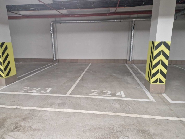 Сдам паркоместо в паркинге жк 4 сезона - фото 1