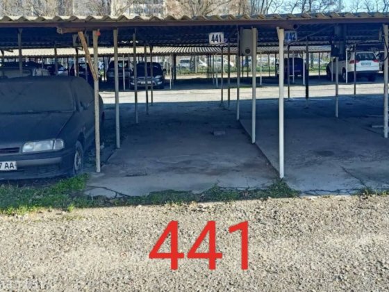 Продам 500$ або Сдам місце ,на криті автостоянці1350грн.на місяц.Не до