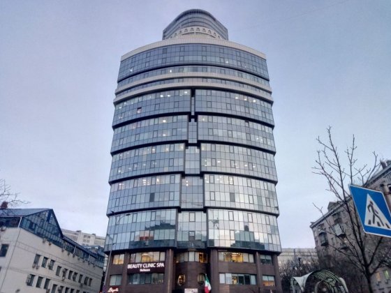 Паркінг Карнегі Бізнес-Центр, Паркомісце Кловський узвіз спуск 7а