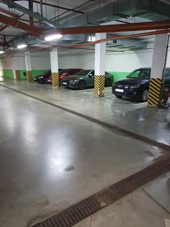 Сдам паркоместо-паркинг в подземном паркинге 37 жемчужины. - фото 1