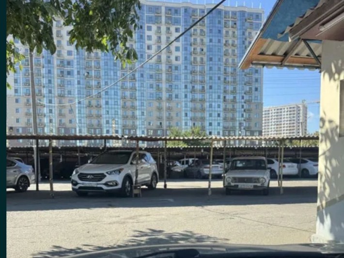 Кадор,крытое паркоместо Архитекторская угол Ильфа Петрова - фото 1