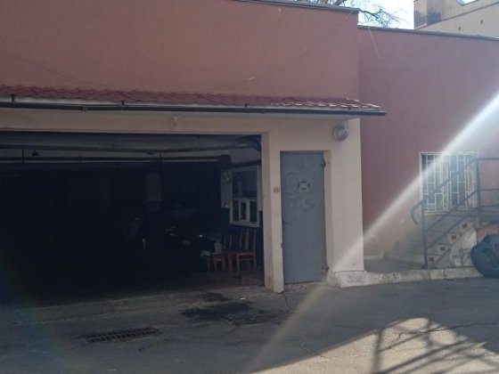 Киев,паркоместо в надежном  Доме, готов сдать в ближайшее время 
Андре