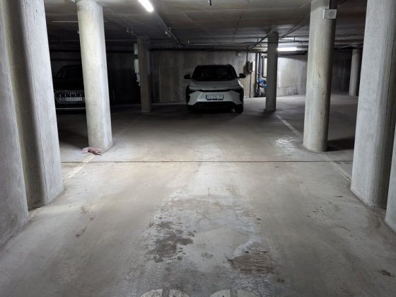 Оренда паркомісця в  ЖК  "Cardinal"