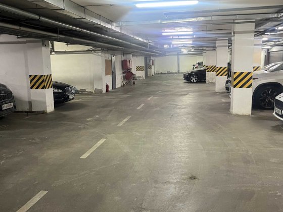 Здам паркомісце у підземному паркінгу вул. Пирогова, м.Київ
