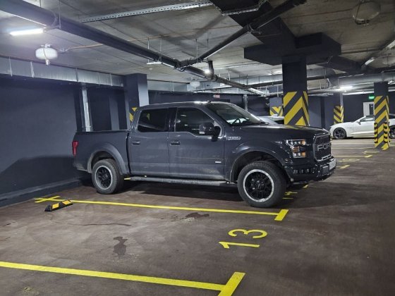 Паркомісце, паркінг, у квартал