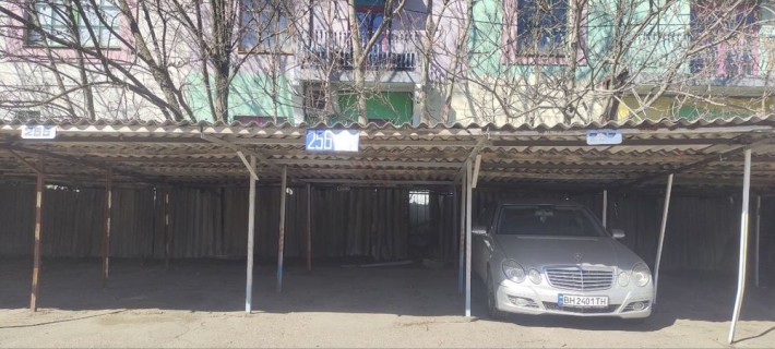 Сдам место на стоянке на посёлке Котовского - фото 1