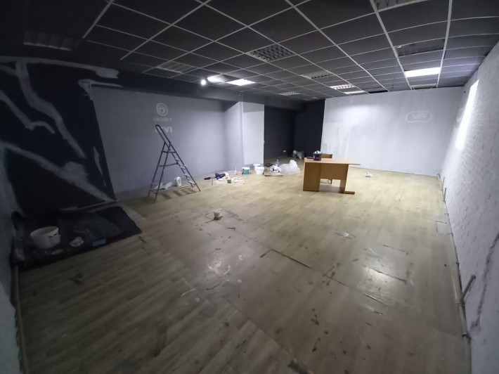 Оренда офісу в центрі міста. Перший поверх, після косметичного ремонту. - фото 1