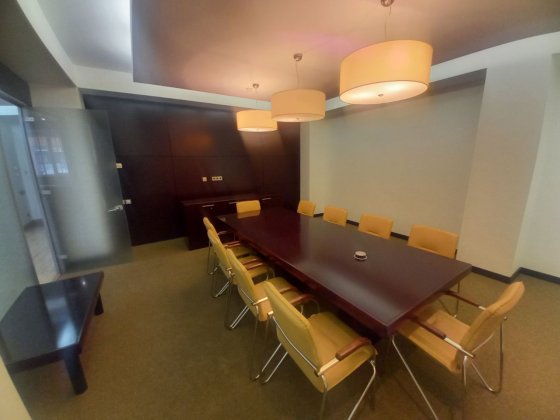 Красивий офіс в центрі міста. Є генерація електрики. Охорона 24\7 Днепр