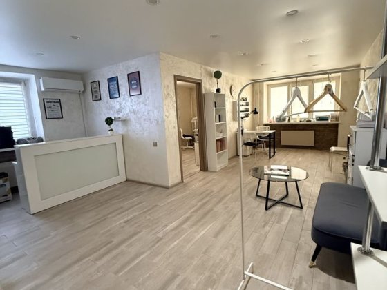 Квартира на першому поверсі біля ГрандПлази Олександрія