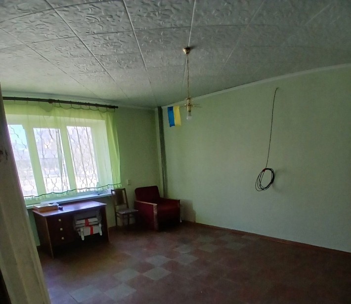 Терміново! Однокімнатна квартира в центрі на першому поверсі - фото 1