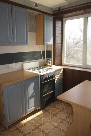 Продам 1 кімнатну квартиру по вул. Перспективній ( Центр міста) - фото 1