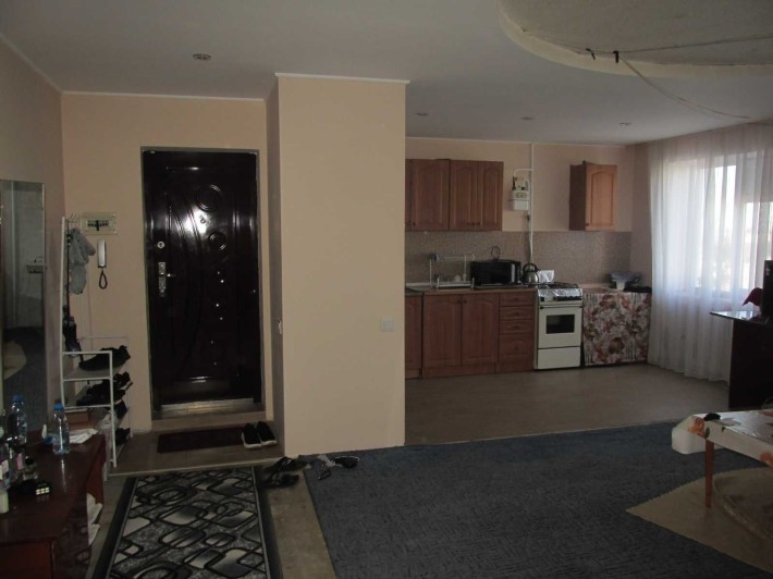 Продам 3 кім. квартиру по вул. Усика Григорія (р-н Центрального ринку) - фото 1