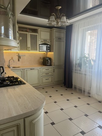 Уютная квартира с гаражем возле дома! Заезжай и живи-идеальный вариант - фото 1