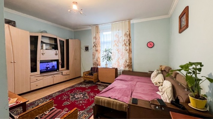 Продається простора 2- кім квартира у м. Бориславі - фото 1