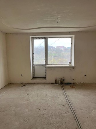 Продам 2-х кімнатну квартиру - фото 1