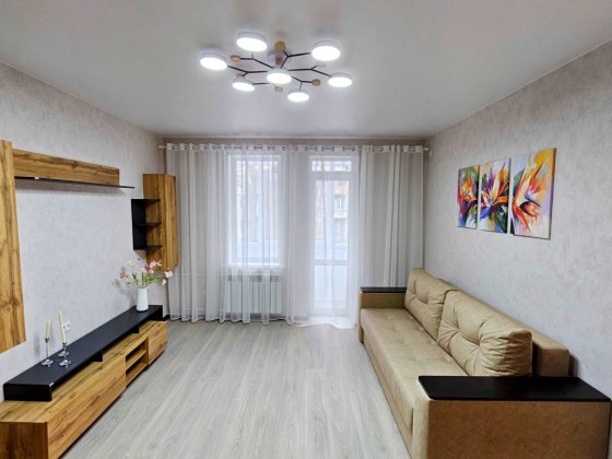 Продам 2х комнатную квартиру в Центре с Ремонтом Каменское