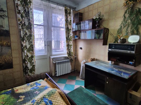 Продам 2х ком.  Центр.часть Сталинка Кам'янське