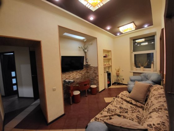 Продам  3 к квартиру, с А.О р-н Центра. Кам'янське