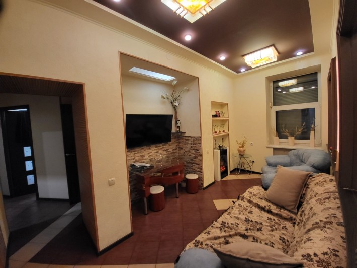 Продам  3 к квартиру, с А.О р-н Центра. - фото 1