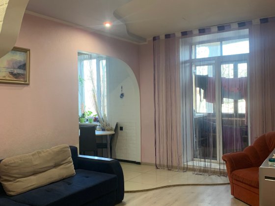 Продам 3 комнатную квартиру в центре города Каменское