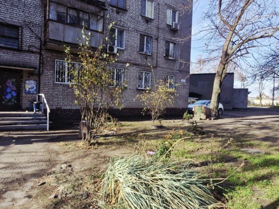 Продам  1 к.квартиру . Каменское