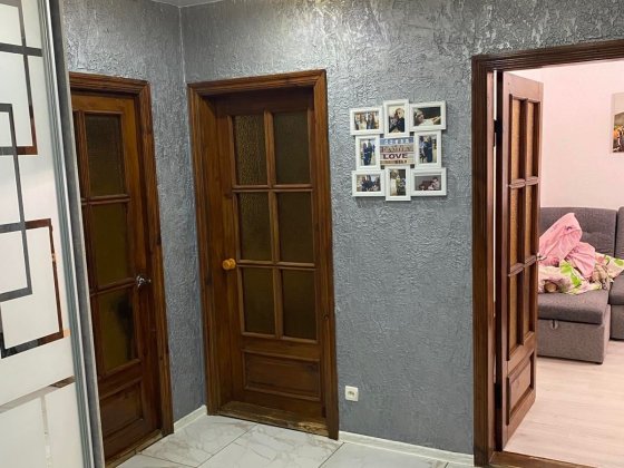 Продам простору 3-кім квартиру з холом, 5 мкр, р-н Лагуни - СЕРТИФІКАТ