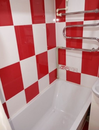 Продам  2к квартиру раздельные комнаты+мебель, техника+свой двор - фото 1