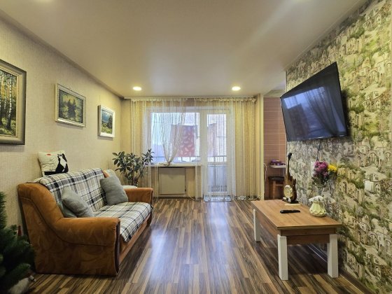 Продам уютную 2-комнатную квартиру в г. Каменское,  р-н Центр