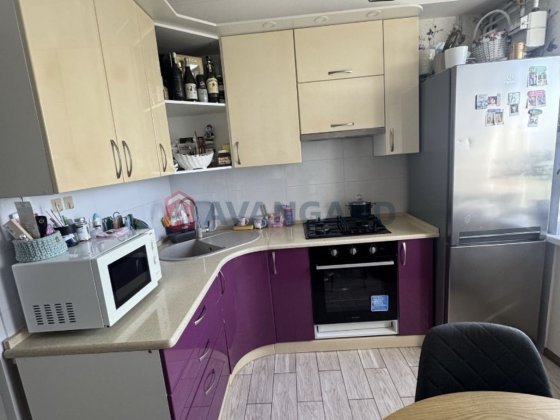 2-х кімнатна квартира / 10 МКР/ Є-Відновлення Кам'янське