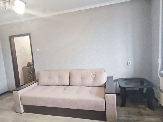 Продаж комфортної 2к, на ЛБ, 9мкр. , Є- Відновлення , меблі/техніка Кам'янське