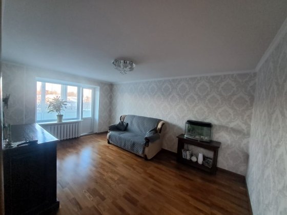 Продається простора 3-х кімнатна квартира Глухов