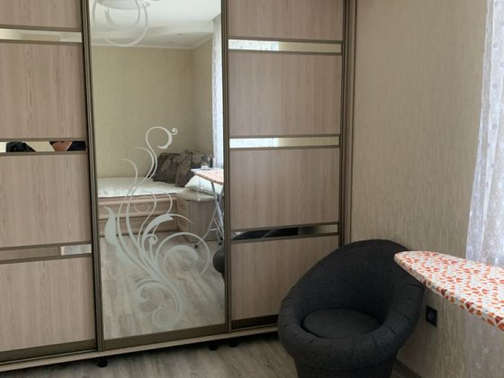 Продается двухкімнатна квартира з євроремонтом в центрі міста Глухов