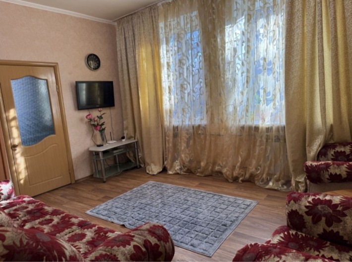 Продается 2 комнатная квартира с «секретом» и ремонтом на Днепростое - фото 1