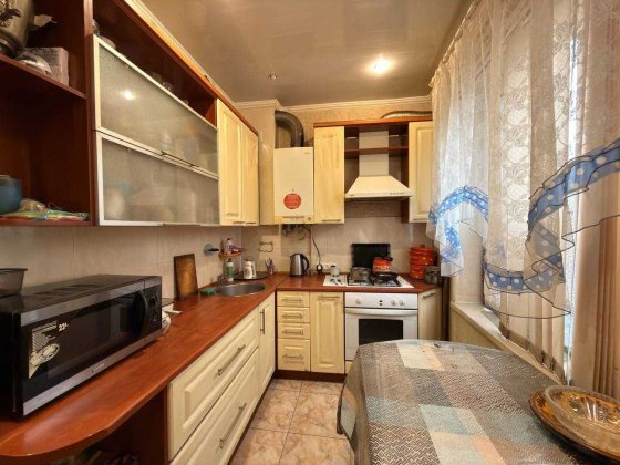 ПРОДАЖ  1 кімн. КРУПНОГАБАРИТНОЇ квартири, АО газове, пр. Аношкіна Каменское