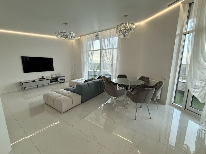 Пентхаус з ДИЗАЙНЕРСЬКИМ ремонтом жк На Прорізній - фото 1