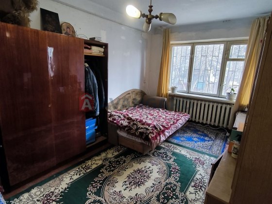 1-кімнатна на Черемушках — вигідна ціна! Перший поверх! Каменское